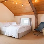 Hotel Peanut Mountain & Le Communal