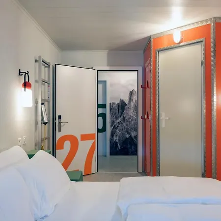 Hotel Peanut Mountain & Le Communal Val dʼIlliez