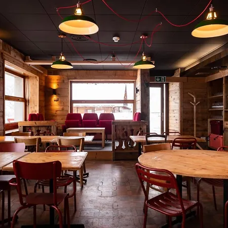 Peanut Mountain & Le Communal