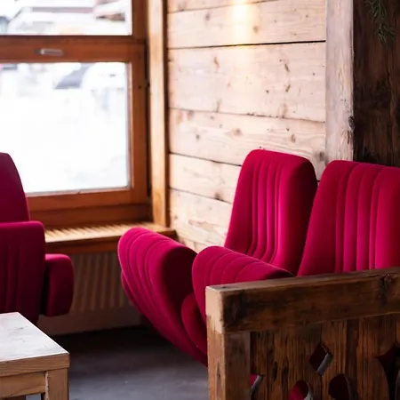 Peanut Mountain & Le Communal Val dʼIlliez