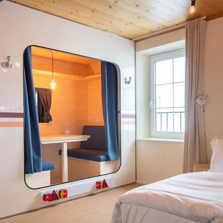 Peanut Mountain & Le Communal Hotel Val dʼIlliez