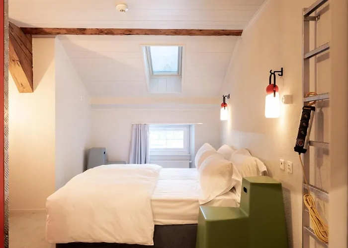 Peanut Mountain & Le Communal