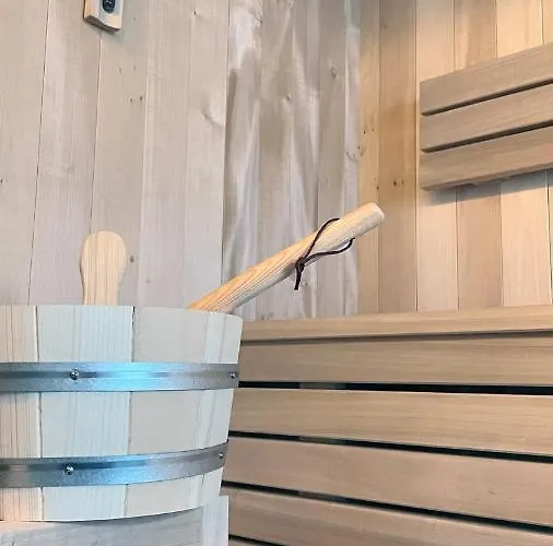 Peanut Mountain & Le Communal Szálloda