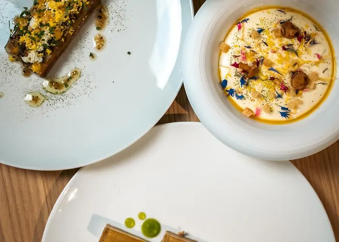 Peanut Mountain & Le Communal *