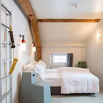 Peanut Mountain & Le Communal Otel *