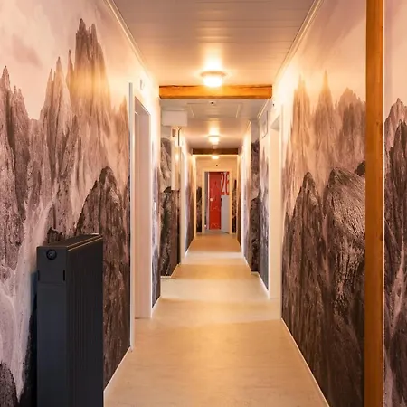 Hotel Peanut Mountain & Le Communal Val dʼIlliez