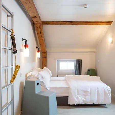 Peanut Mountain & Le Communal Hotel *