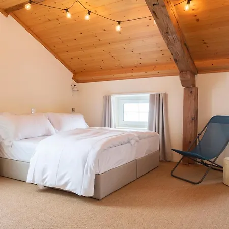 Hotel Peanut Mountain & Le Communal